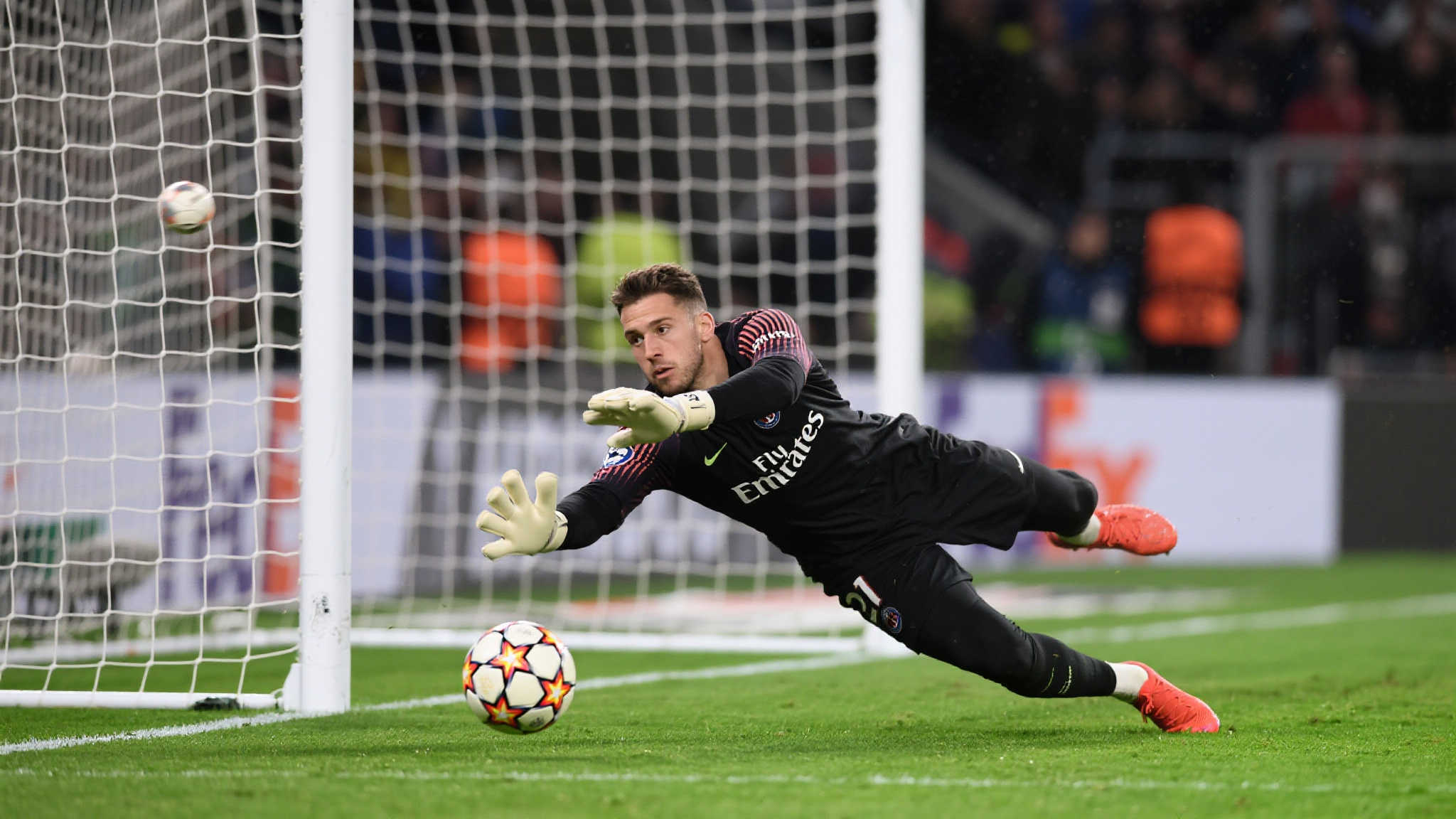 蒙特雷门将:对阵国米般艰难,平局亦属合理 他深知,无论是在正面扑救、精准判断球落点还是快速反